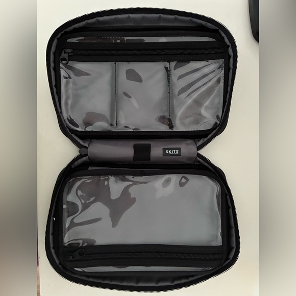 SKITS Black and Gray Tech Organizer - Picture 4 of 6